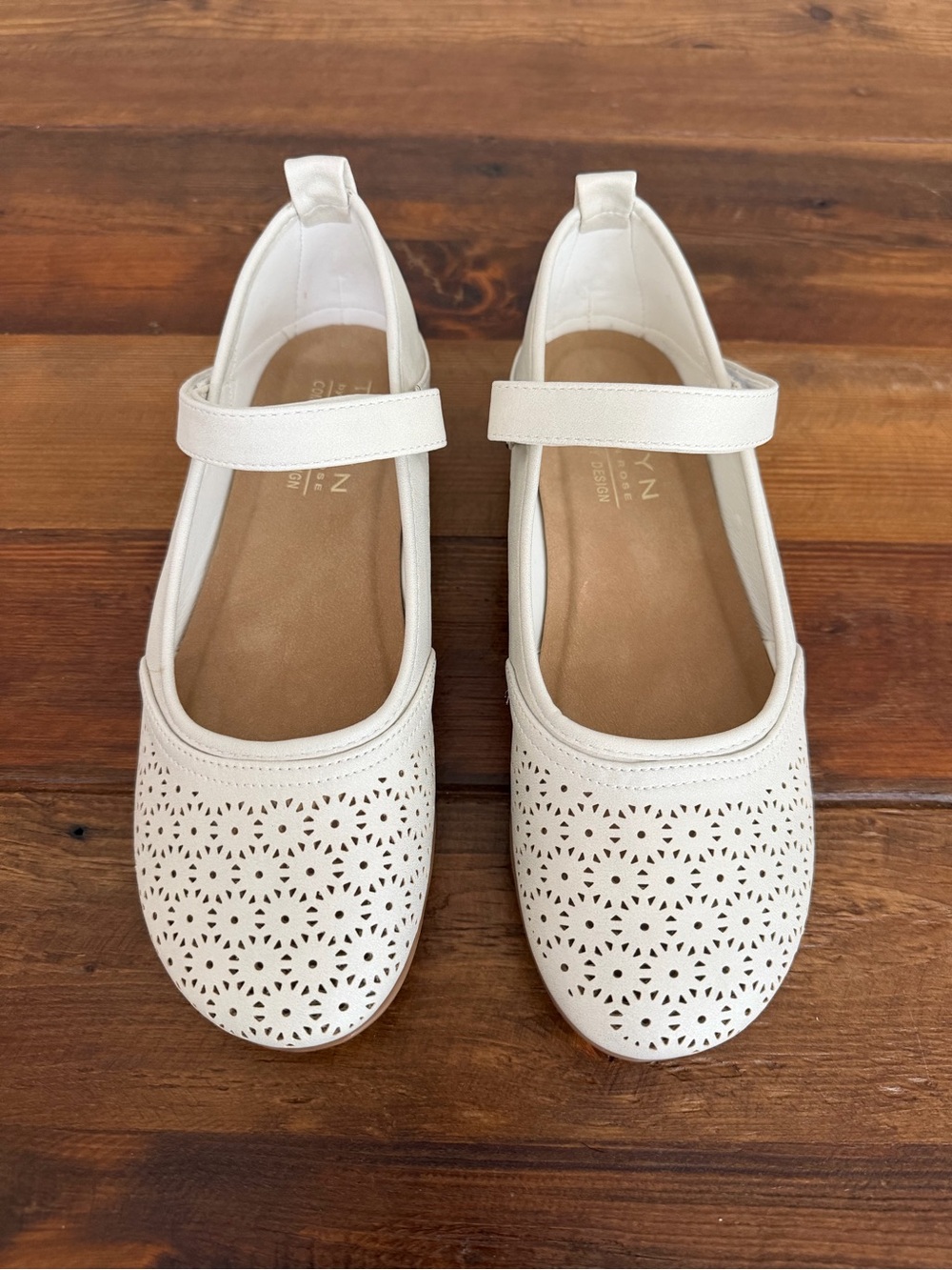 Taryn Rose Flats - White